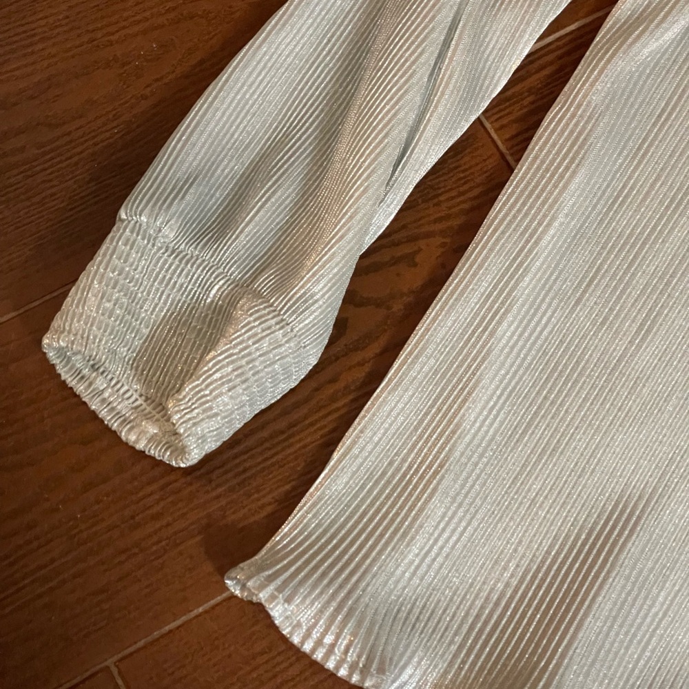 Anthropologie Lulumari shimmer silver elastic on off shoulder pleat blouse sz LG - Picture 8 of 15